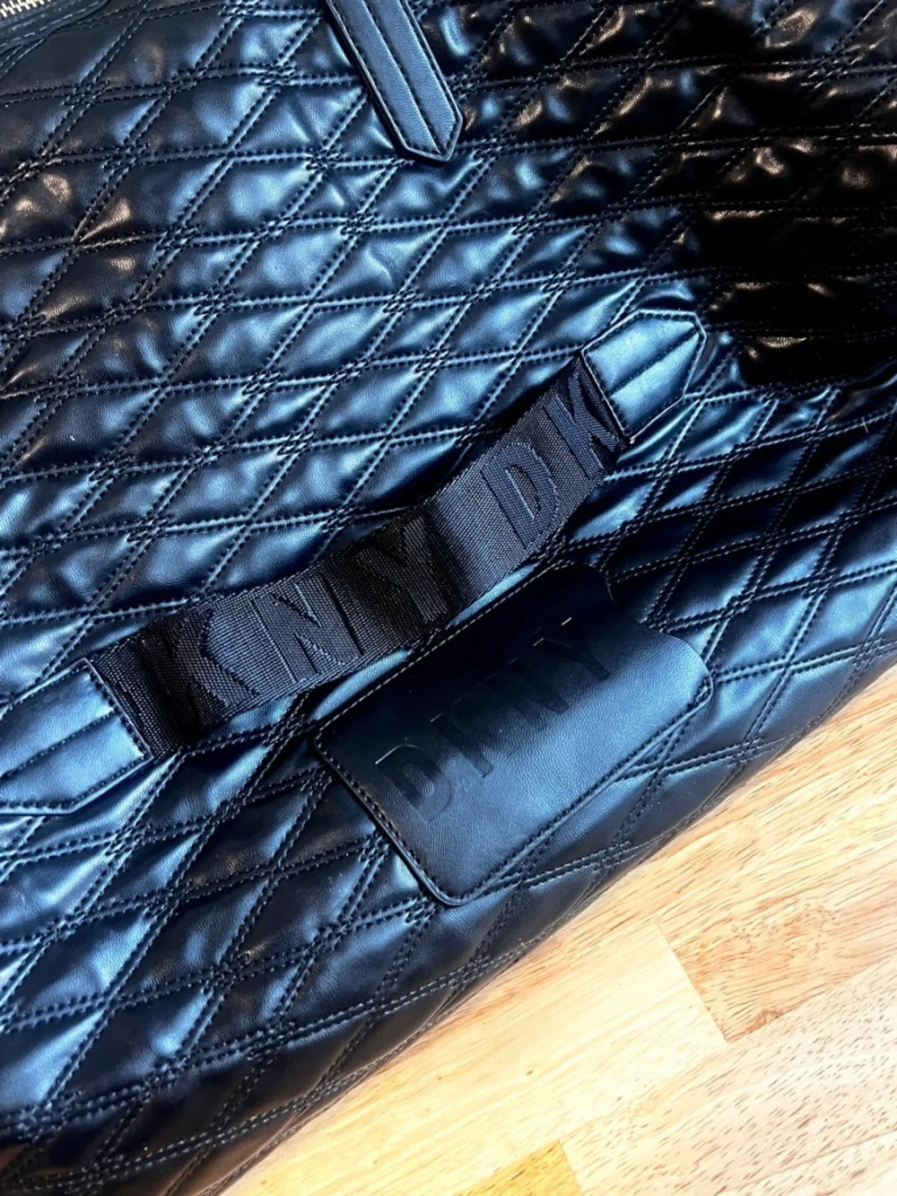 DKNY Black Quilted Duffel Bag Travel Weekender - Picture 14 of 16